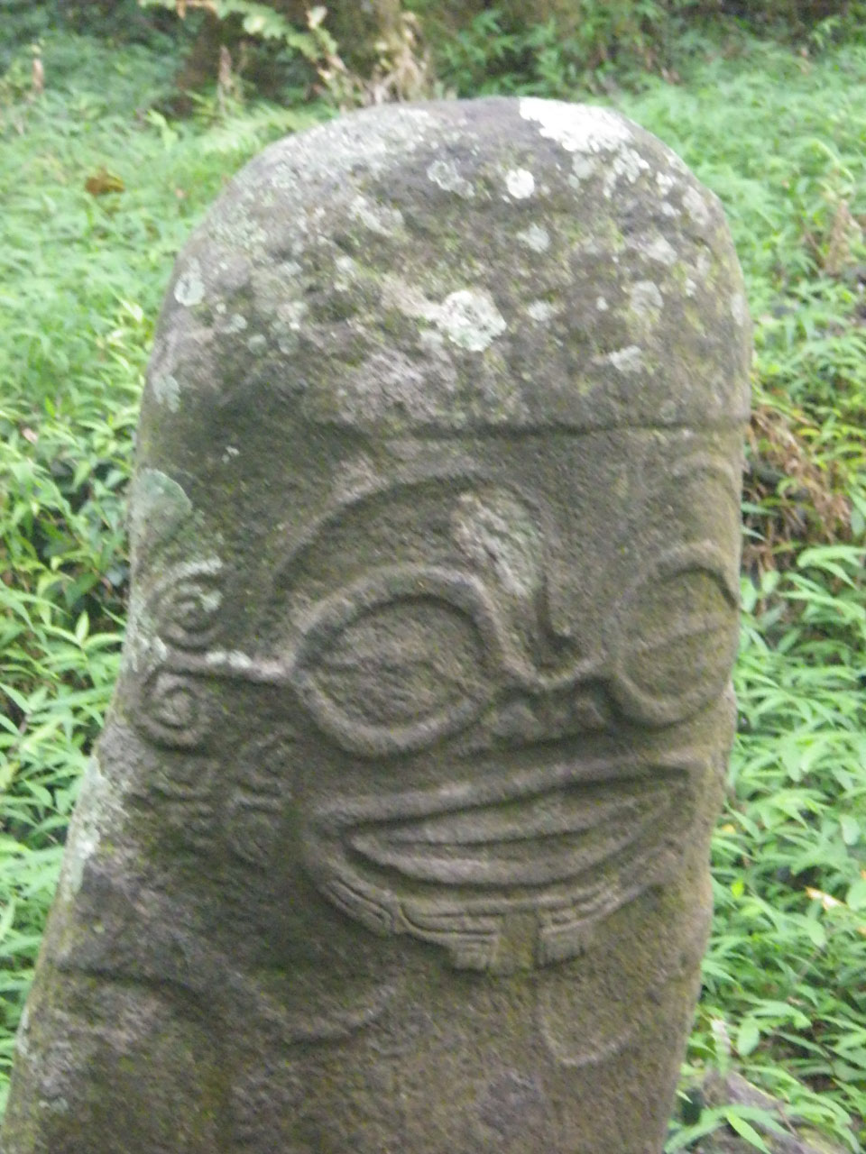 Tiki "souriant" de Hiva Oa aux Marquises Tiki "souriant" de Hiva Oa aux Marquises